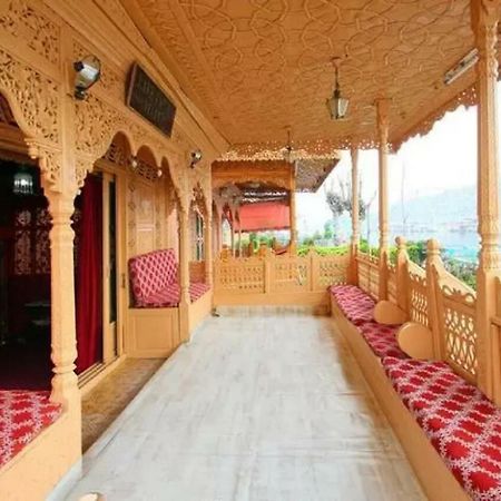 The Heritage Group Of Houseboats Сринагар Экстерьер фото