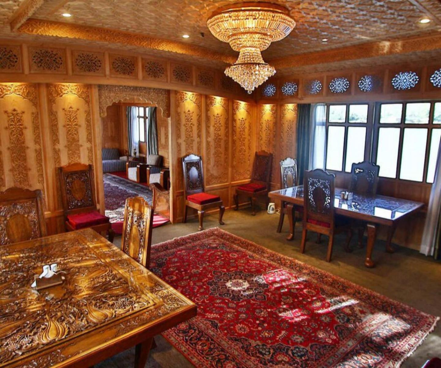 The Heritage Group Of Houseboats Сринагар Экстерьер фото