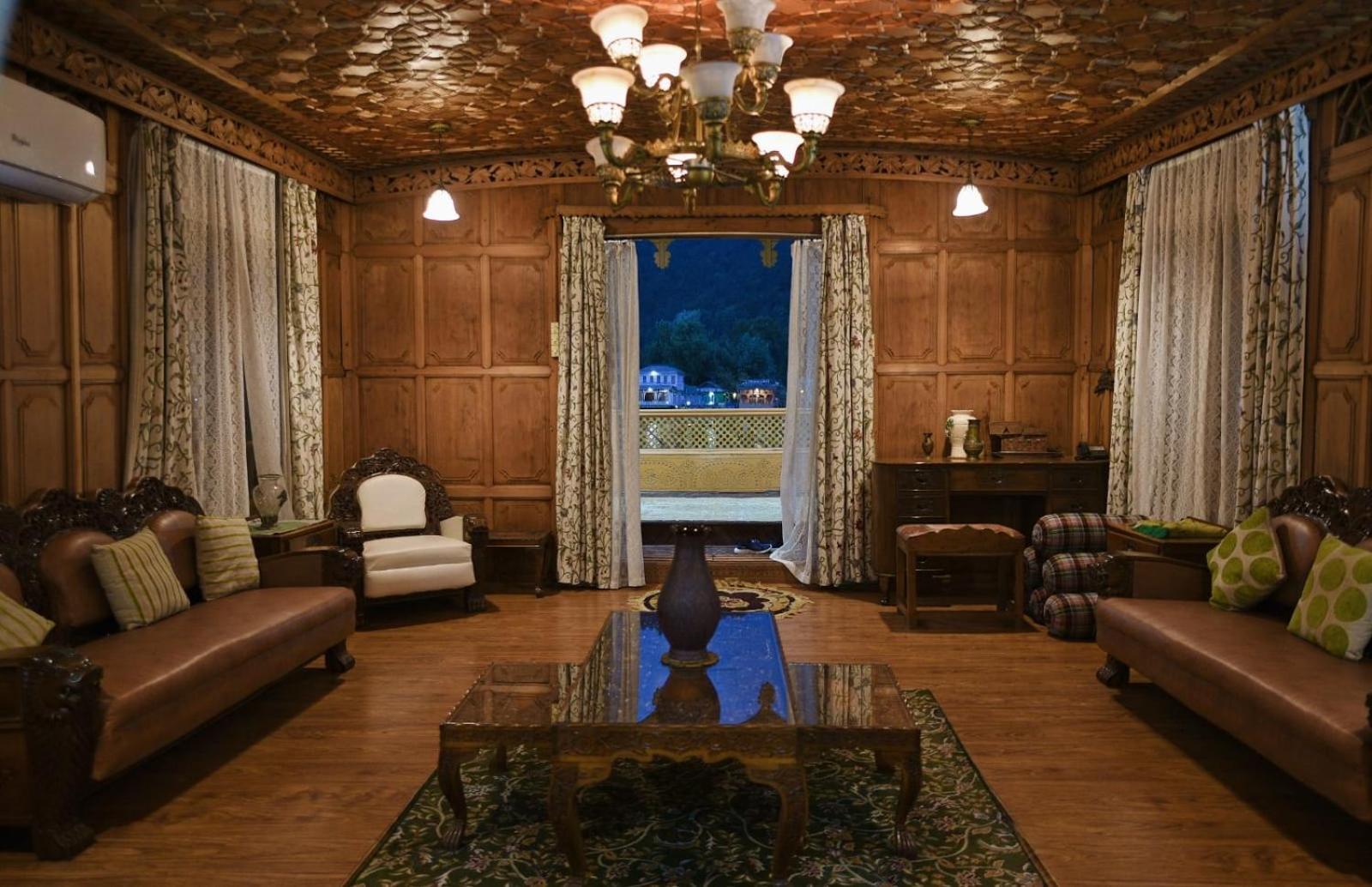 The Heritage Group Of Houseboats Сринагар Экстерьер фото