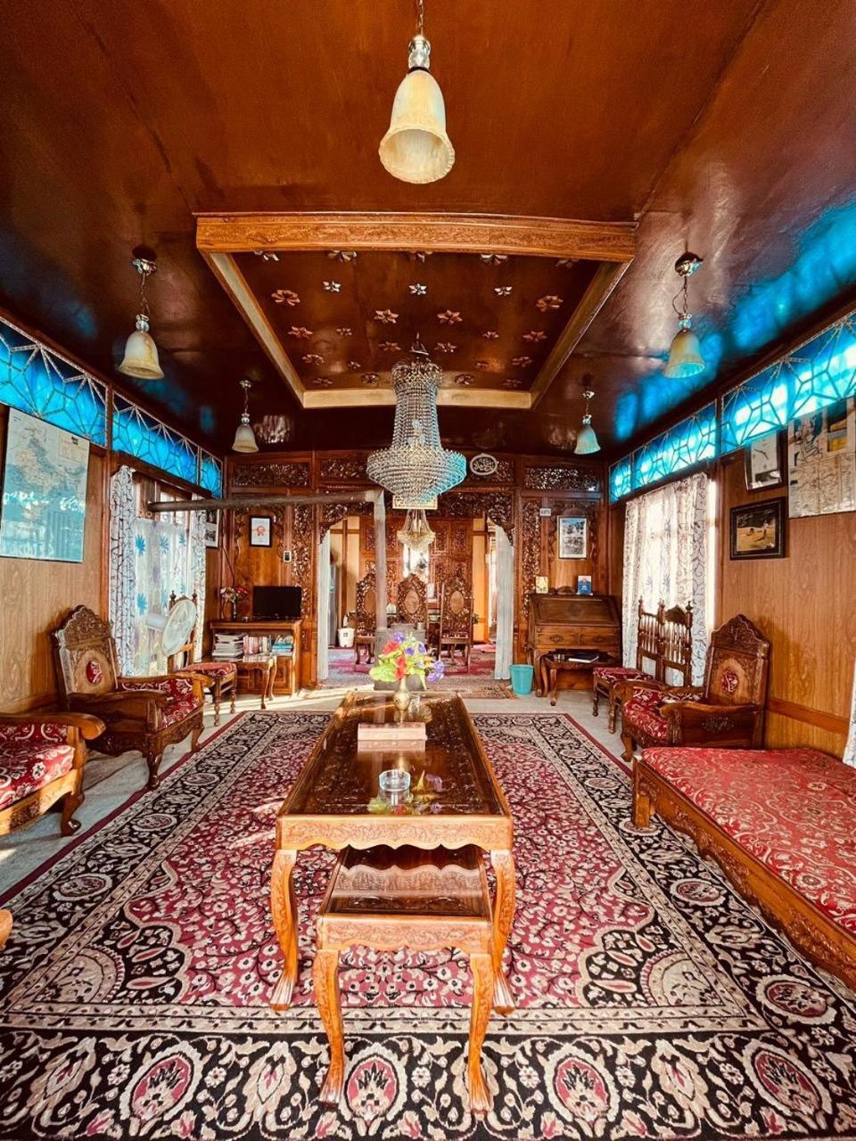 The Heritage Group Of Houseboats Сринагар Экстерьер фото